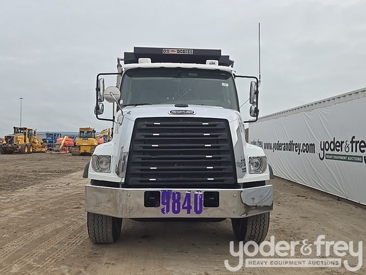 2019-freightliner-108sd-image-8
