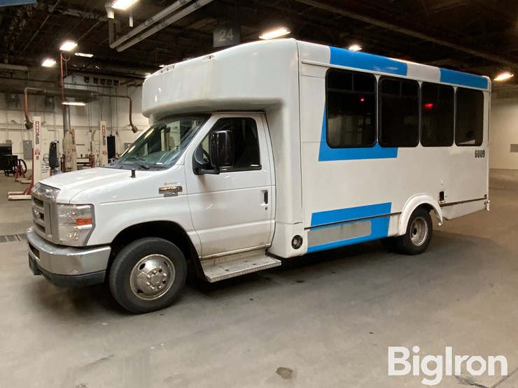 2018-ford-e450-image-1