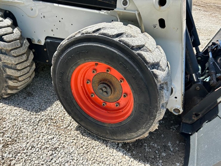 2022-bobcat-s770-image-12
