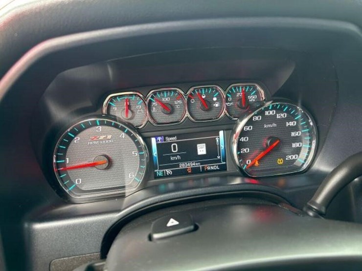 2018-chevrolet-silverado-1500-ltz-image-12