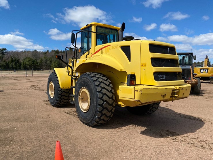 2005-new-holland-lw230b-image-10