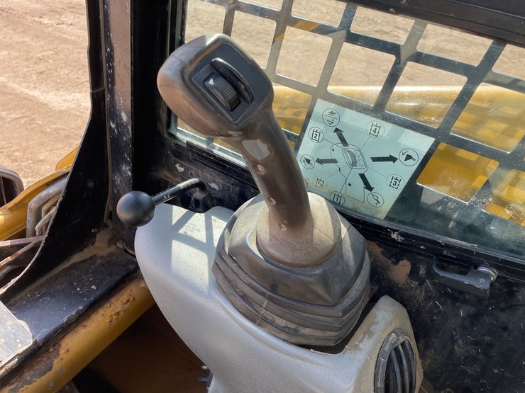 caterpillar-247b3-image-36