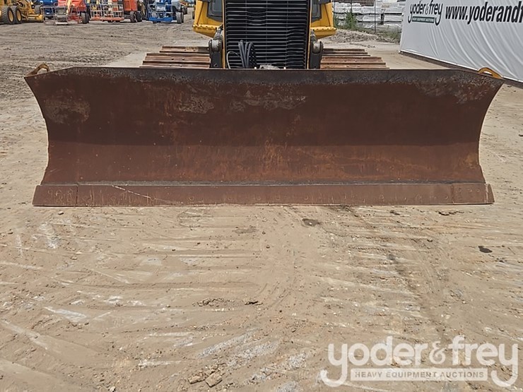2019-deere-700k-lgp-image-24