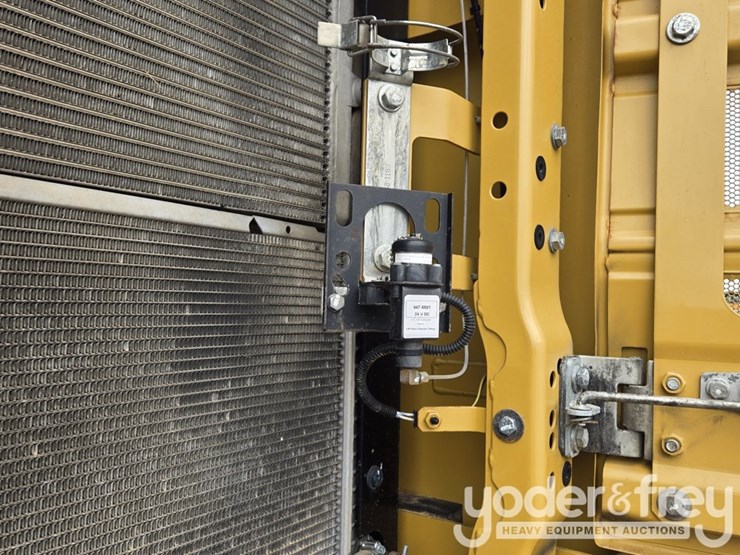 2021-caterpillar-336-image-58