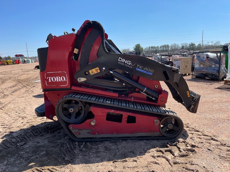 #1635-•-2022-toro-dingo-tx1000-wide-track-mini-skidsteer-image-4