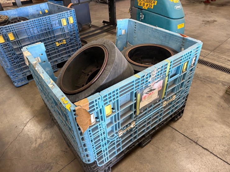 #2049-•-tote-of-forklift-tires-image-2