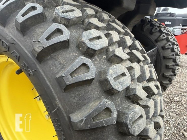 2021-john-deere-x590-image-6