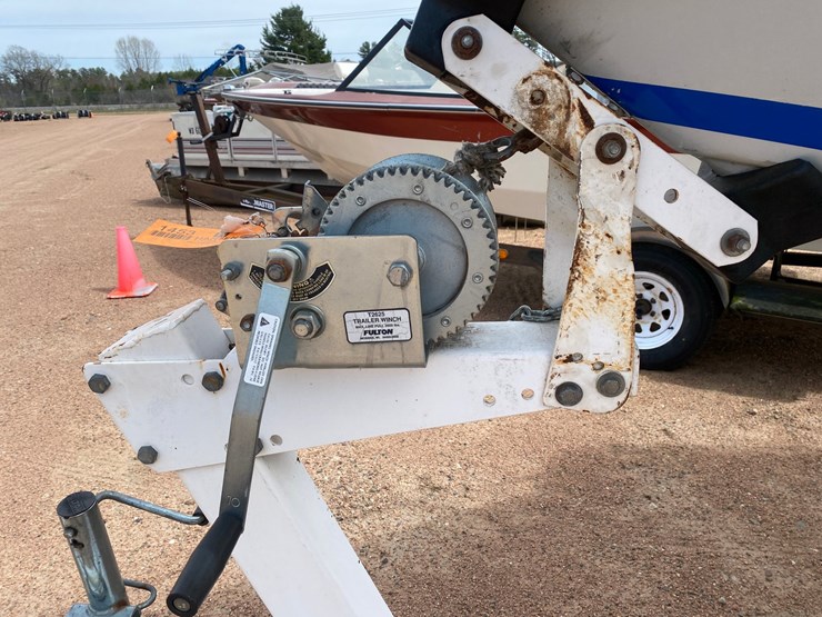 #1566-•-1986-celebrity-v190-19'-boat-(has-wi-title)-image-13