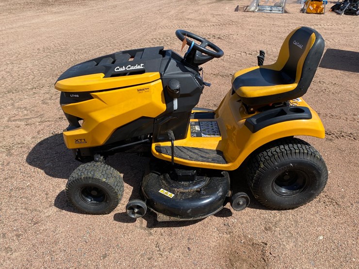 #1547-•-2022-cub-cadet-lt46-riding-lawn-mower-image-9