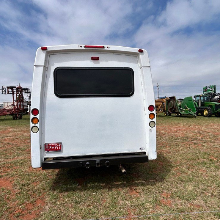 2006 FORD E450