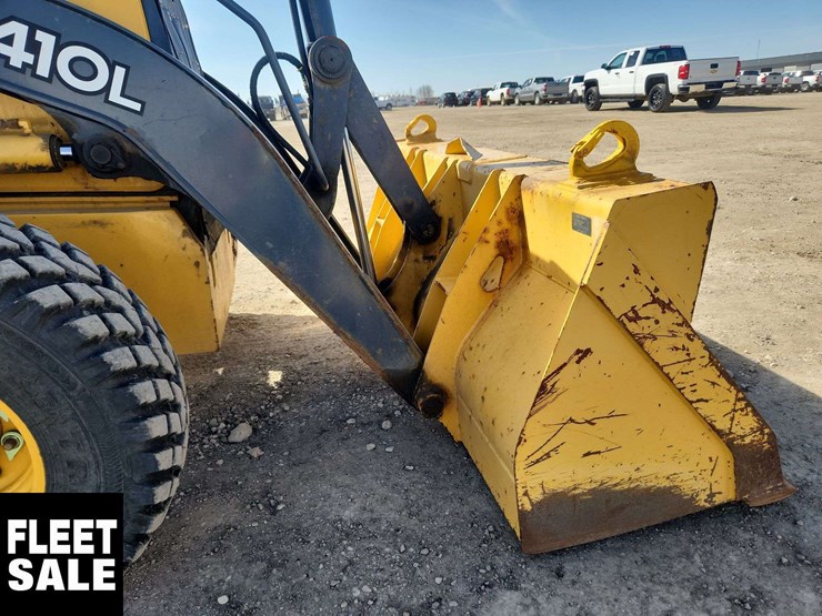 2016-deere-410l-image-34