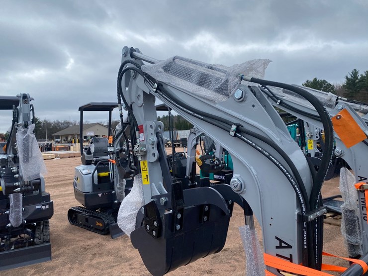 #5543-•-new-ats-me18-mini-excavator-image-8