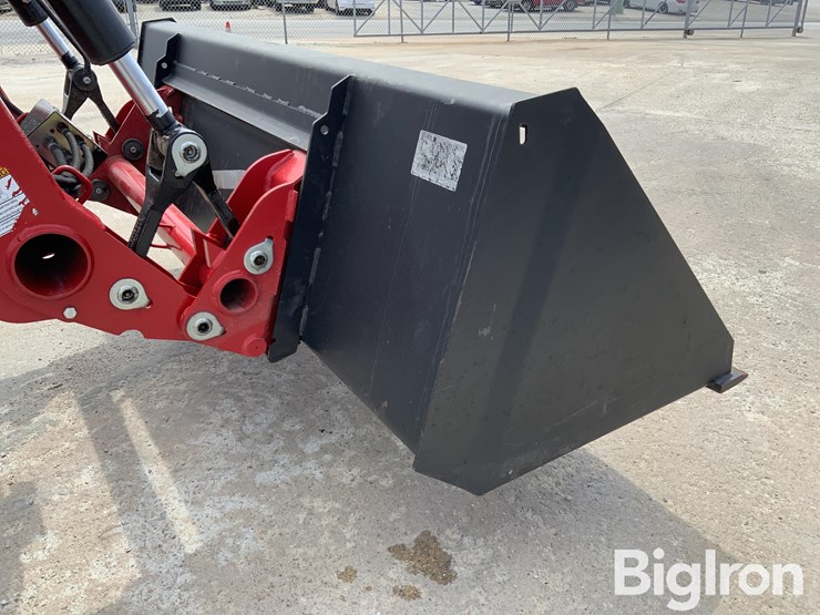 2017-massey-ferguson-4710-image-18