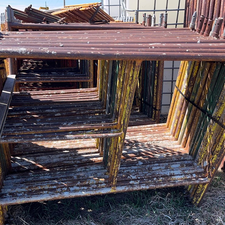 Scaffolding on Carring Cage.