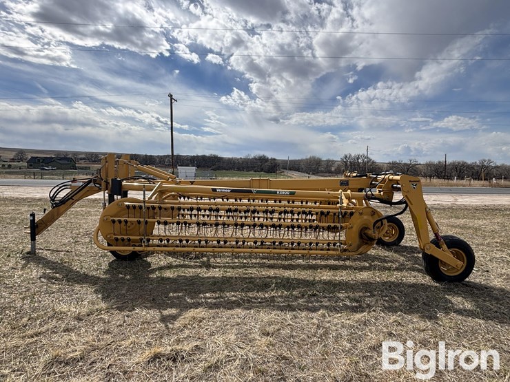 2011-vermeer-r2800-image-8