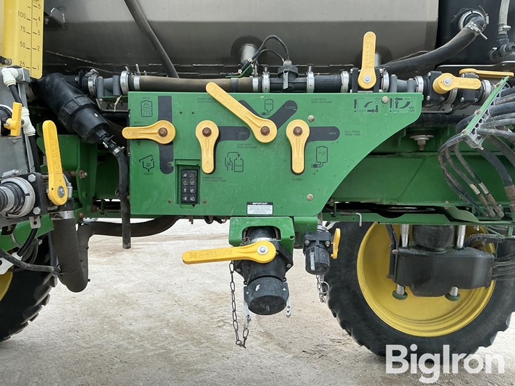 2017-john-deere-r4038-image-10