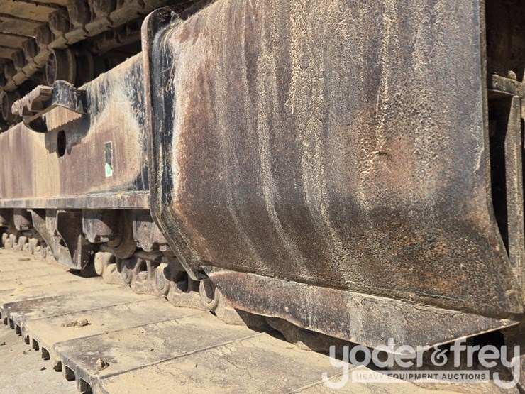 2021-caterpillar-336-image-22