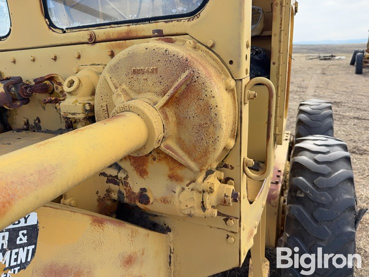 caterpillar-12-image-14