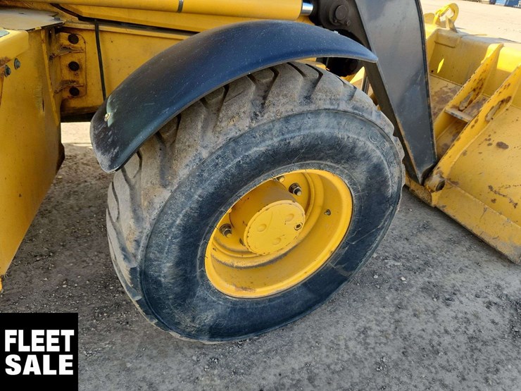 2017-deere-410l-image-34