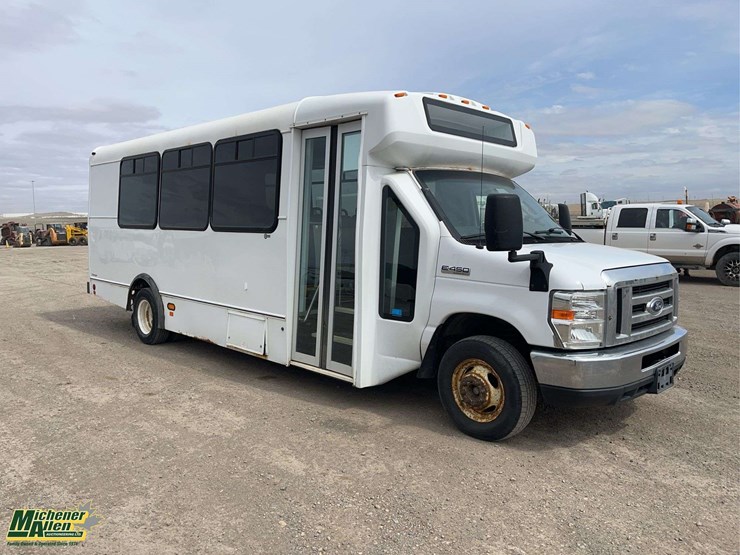 2016-ford-e-series-s/a-21-passenger-bus-image-7