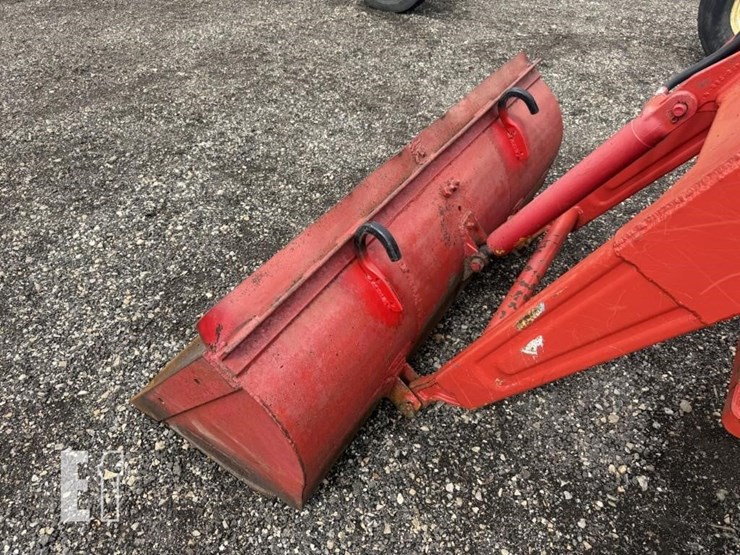 massey-ferguson-135-image-9