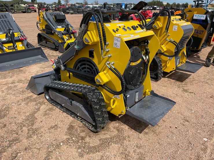 #5562-•-landhonor-lhr-t460k1-mini-skid-steer-image-4