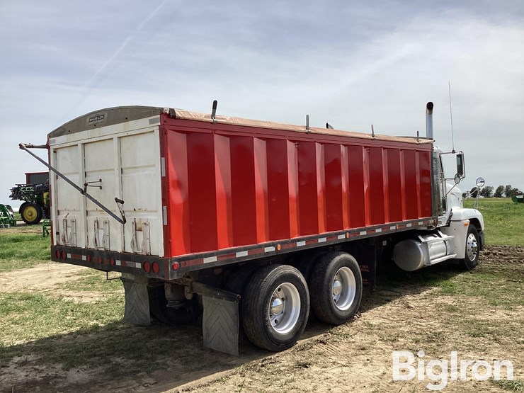 1995-freightliner-fld120-image-5