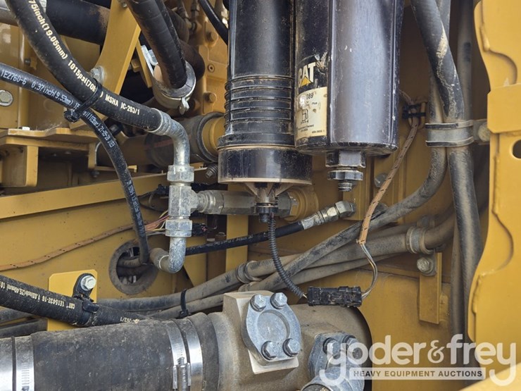 2021-caterpillar-336-image-68