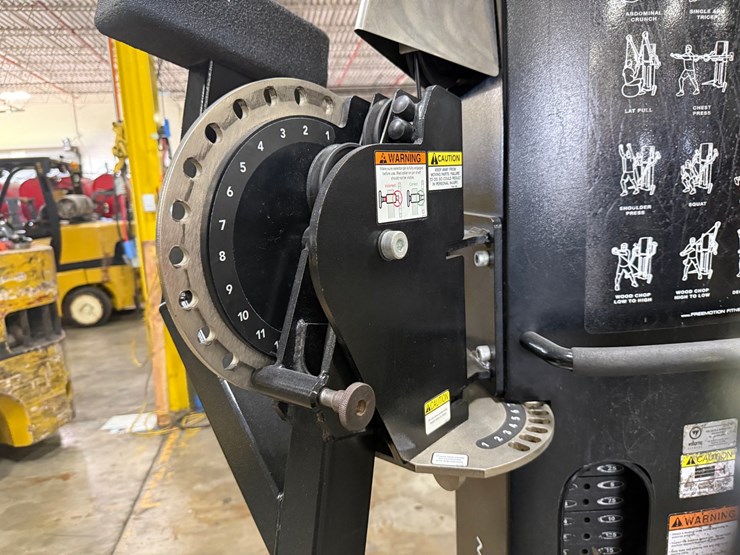 #2066-•-freemotion-weight-machine-image-4