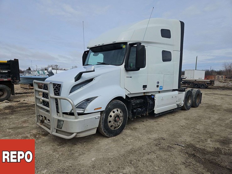 2024-volvo-vnl-t/a-sleeper-tractor-image-1