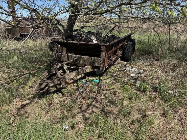 large-lot-of-scrap-machinery/vehicles-image-10