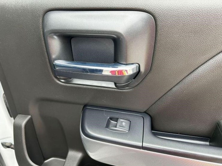 2018-chevrolet-silverado-1500-ltz-image-43