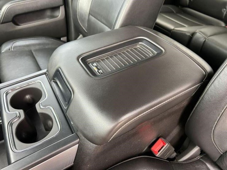 2018-chevrolet-silverado-1500-ltz-image-22