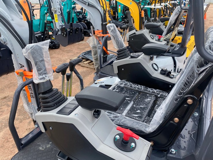 #5544-•-new-ats-me18-mini-excavator-image-6