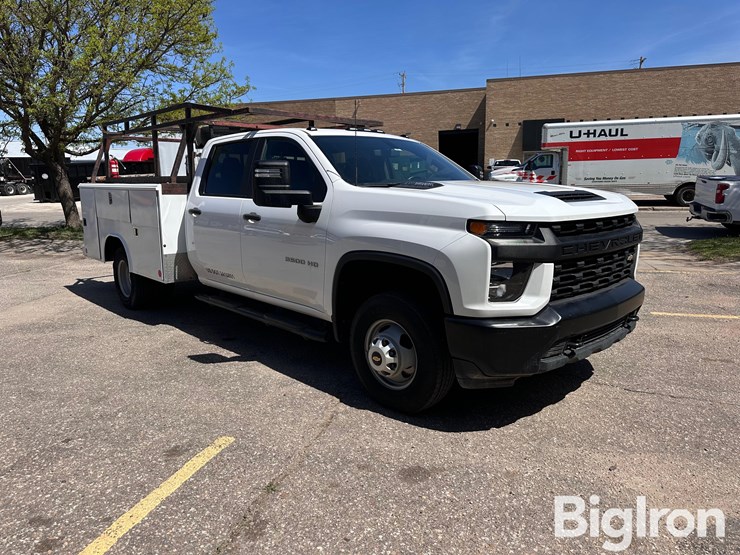 2021-chevrolet-3500-image-3