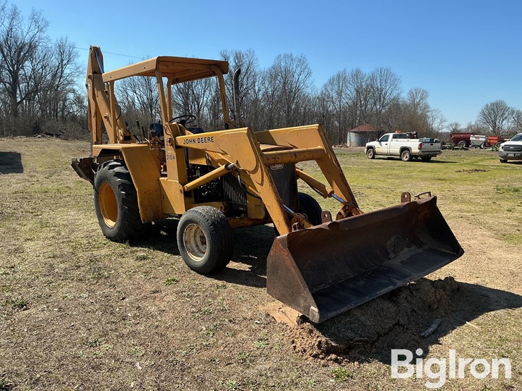 1981-deere-310a-image-3
