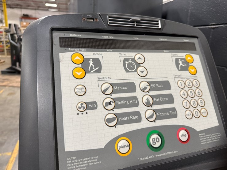 #2067-•-matrix-treadmill-image-4