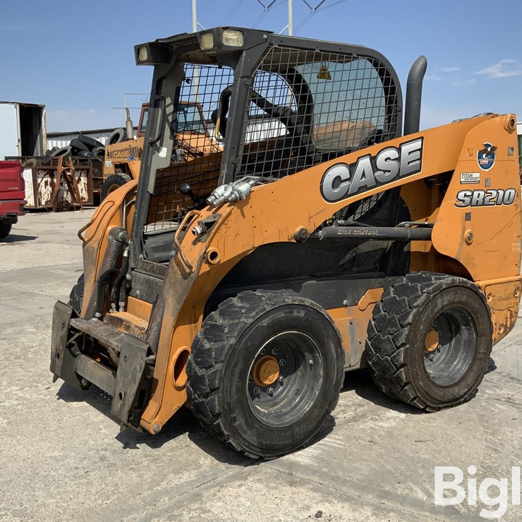 2015 CASE SR210