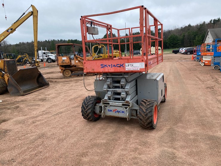 skyjack-sj6832rt-image-9