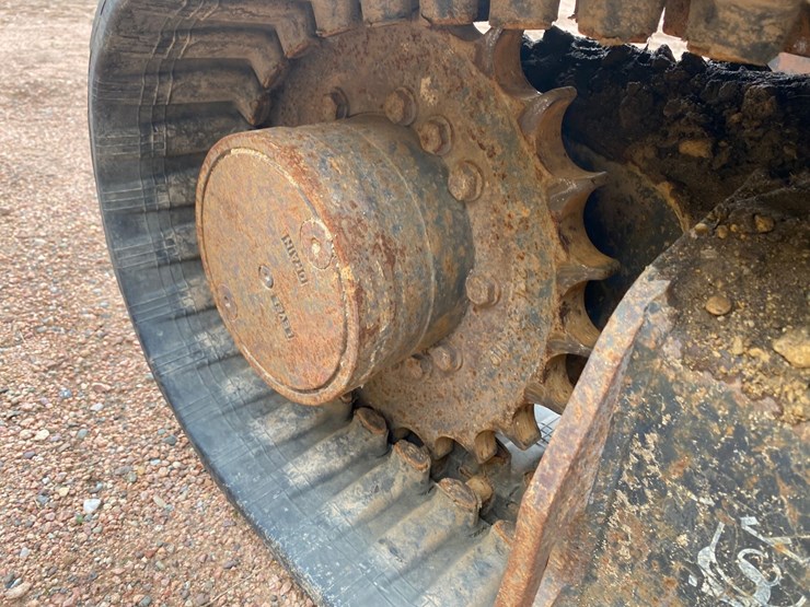 2011-deere-27d-image-16