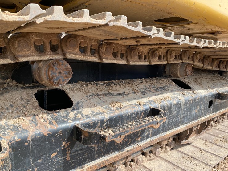 2018-caterpillar-320d-image-27