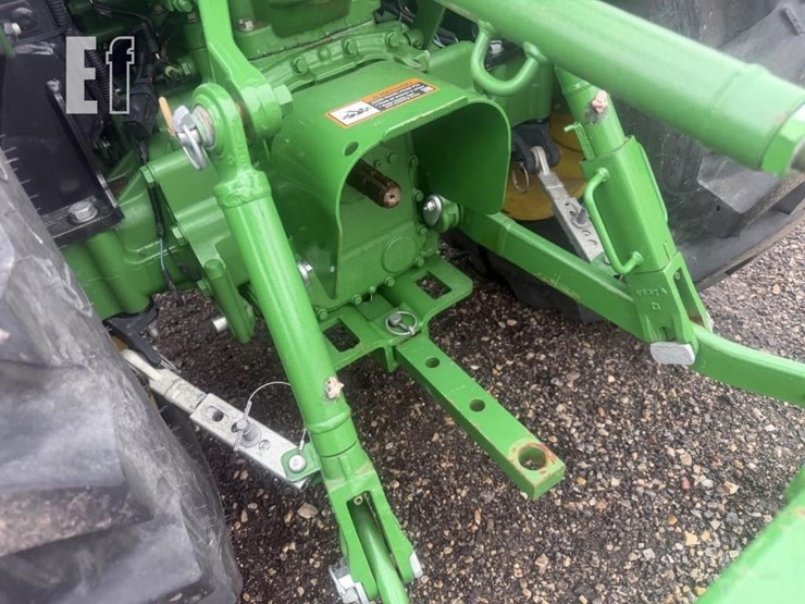 2020-john-deere-3039r-image-15