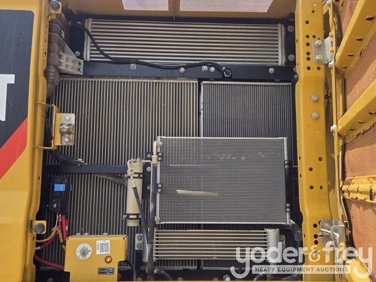 2019-caterpillar-330-image-29