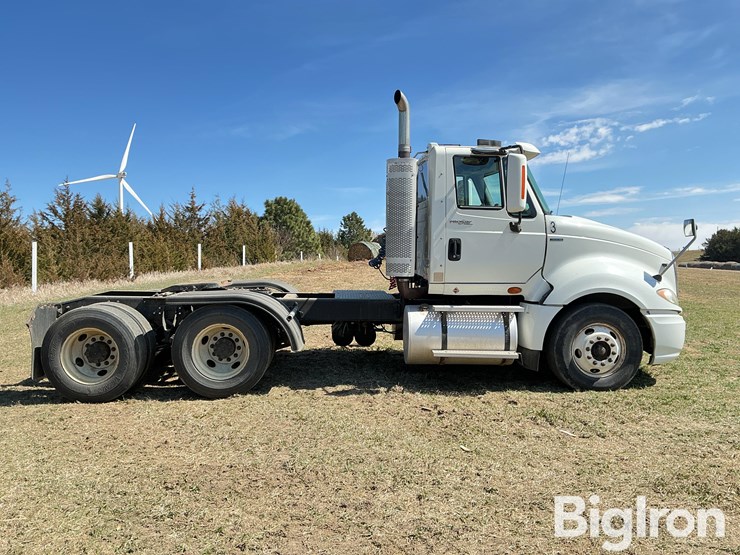 2011-international-prostar-image-4
