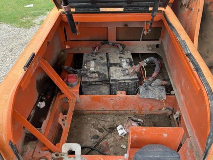 2011-doosan-dx225-lc-image-23