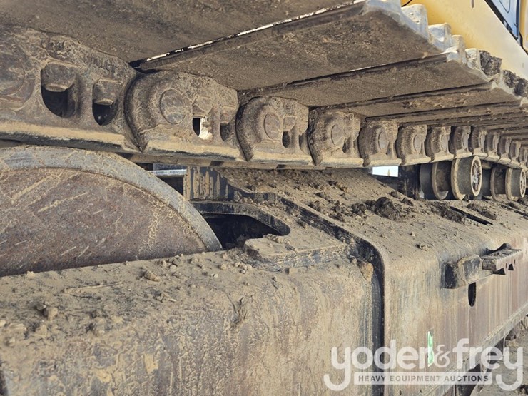 2021-caterpillar-336-image-16