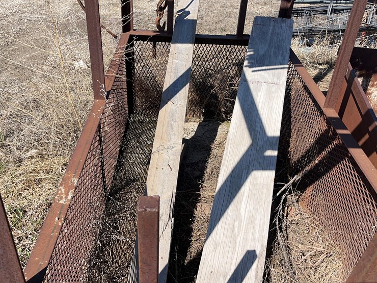 scaffolding-on-carring-cage.-image-4