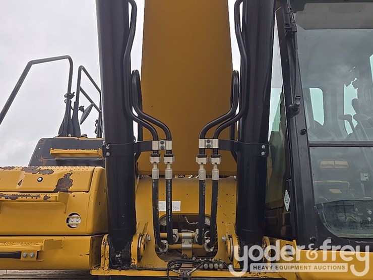 2021-caterpillar-336-image-34