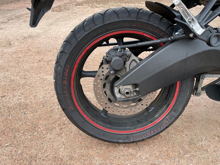 #1634-•-2012-yamaha-fz8-n-motorcycle-(has-wi-title)-image-13