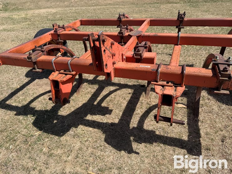 allis-chalmers-1600-image-11